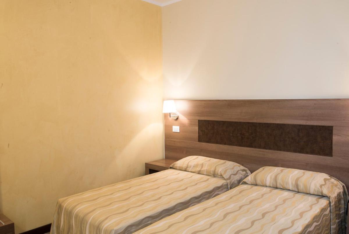 Hotel Corte Business Cavriago Екстер'єр фото
