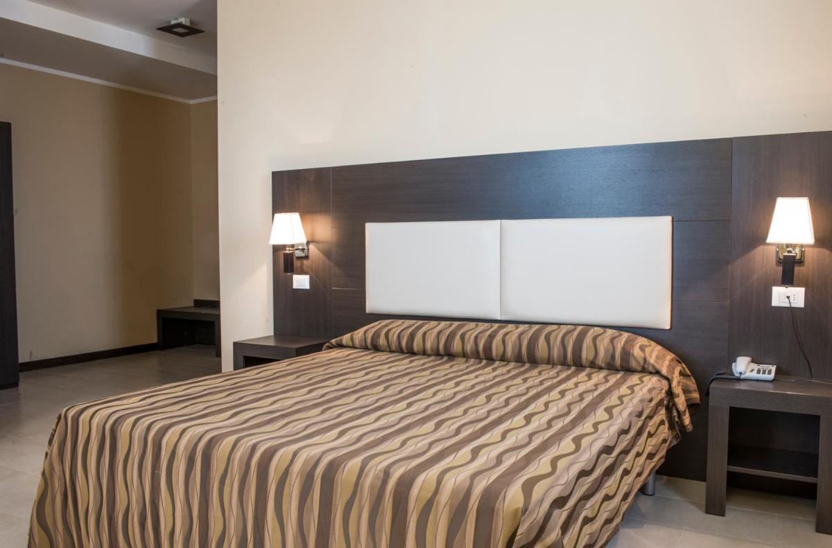 Hotel Corte Business Cavriago Екстер'єр фото