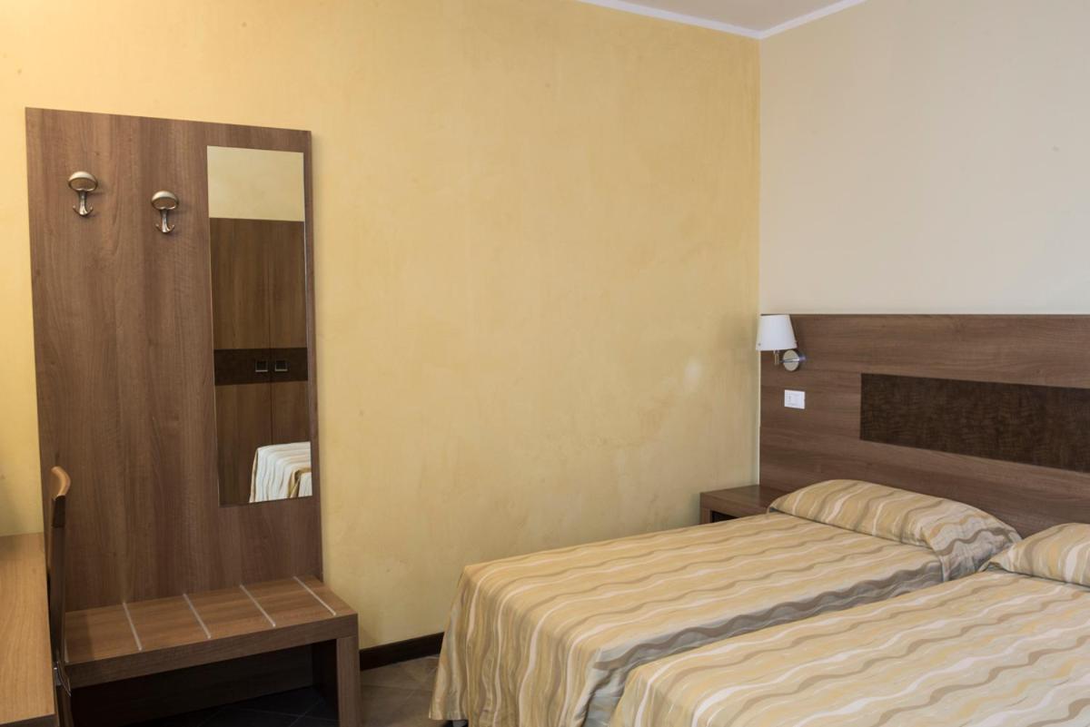 Hotel Corte Business Cavriago Екстер'єр фото