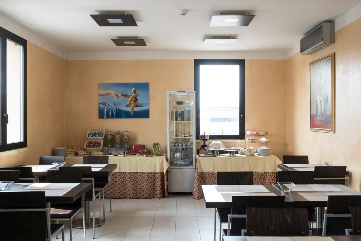 Hotel Corte Business Cavriago Екстер'єр фото