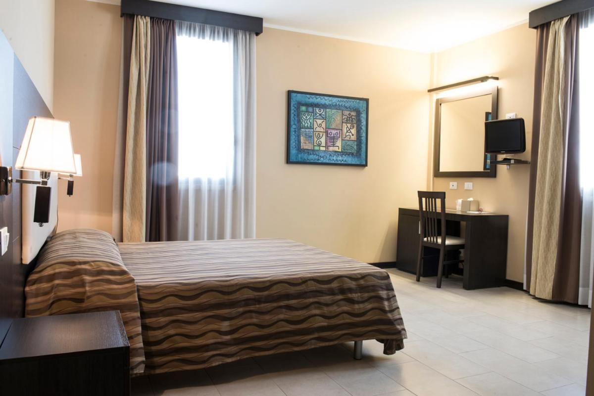 Hotel Corte Business Cavriago Екстер'єр фото