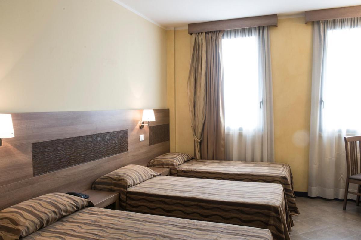 Hotel Corte Business Cavriago Екстер'єр фото