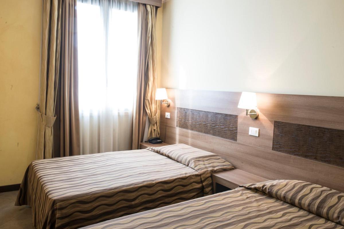 Hotel Corte Business Cavriago Екстер'єр фото
