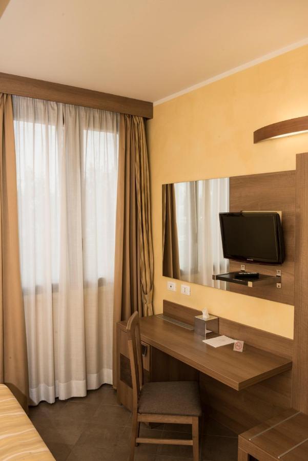 Hotel Corte Business Cavriago Екстер'єр фото