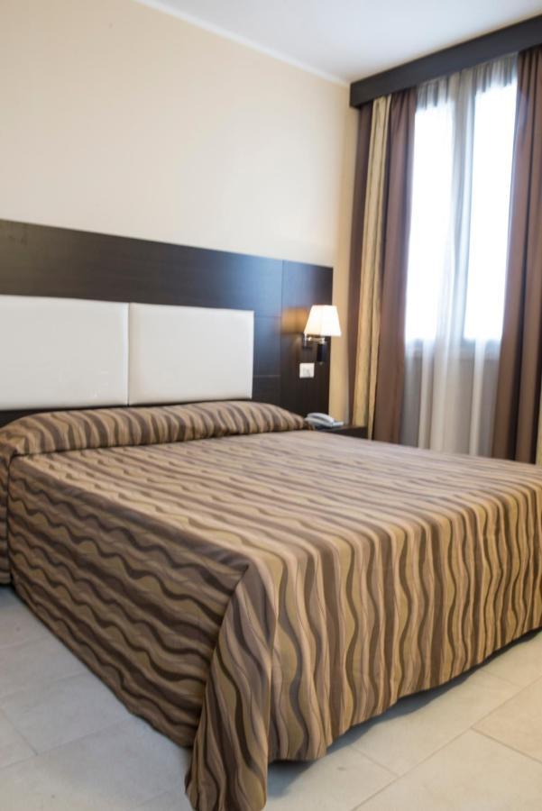 Hotel Corte Business Cavriago Екстер'єр фото