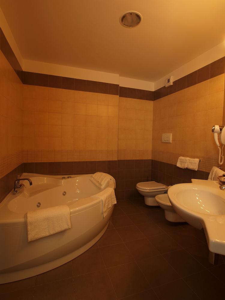Hotel Corte Business Cavriago Екстер'єр фото