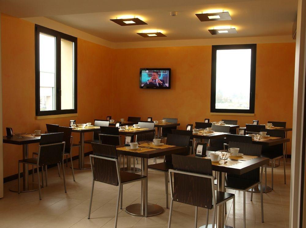 Hotel Corte Business Cavriago Екстер'єр фото
